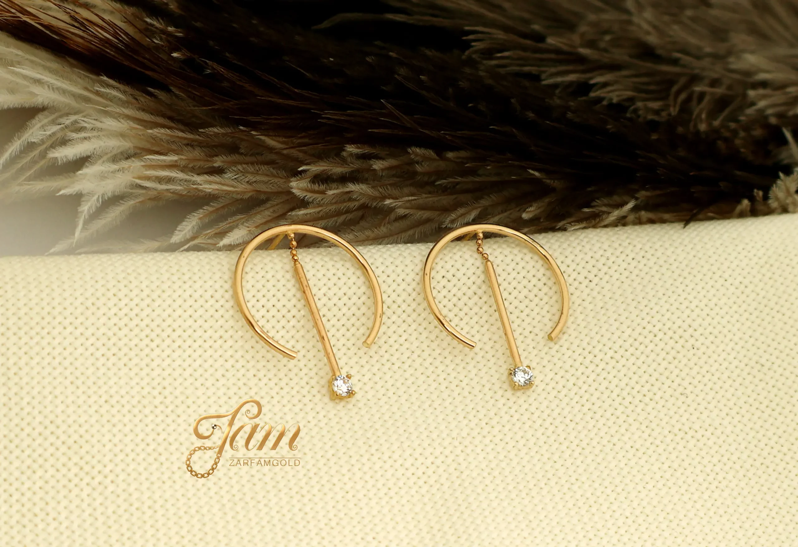 کاور گوشواره لوکس هلالی با آویز خطی نگین سفید